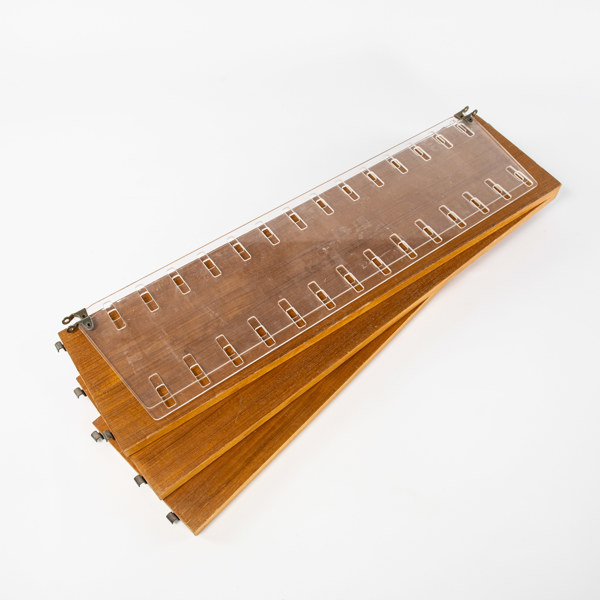 Nils & Kajsa Strinning, vägghylla, "String Plex", teak/akryl