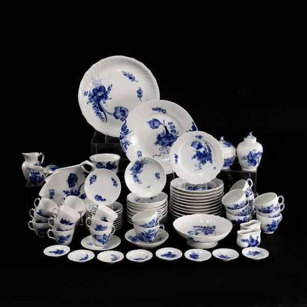 Kaffe- och moccaservis, 91 delar, "Blå Blomst", Royal Copenhagen