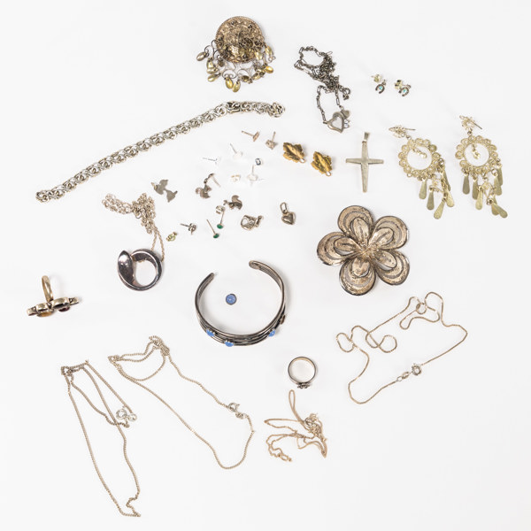 Diverse silversmycken, ringar, länkar, örhängen, 99,8 gram