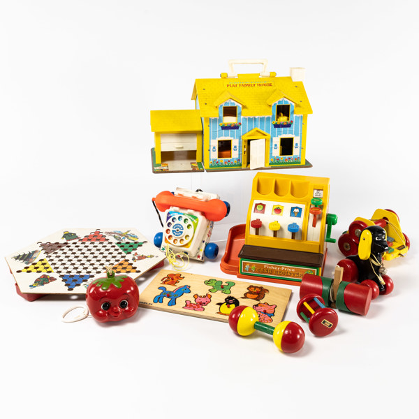 Äldre leksaker och spel, 11 delar, bl a Brio, Fisher-Price, m.m.