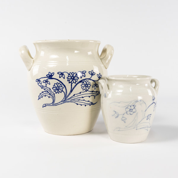 Krus, 2 st, Gustavsberg/Göteborg, högsta 24 cm