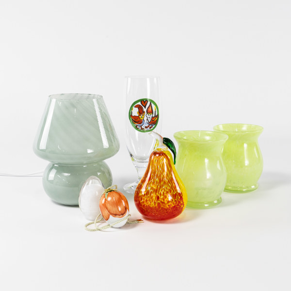 Bordslampa, prydnadsföremål, 7 delar, bl a Royal Copenhagen, högsta 21,5 cm