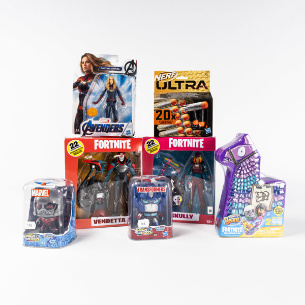 Leksaker, actionfigurer, 7 st, bl a "Fortnite", i förpackningar