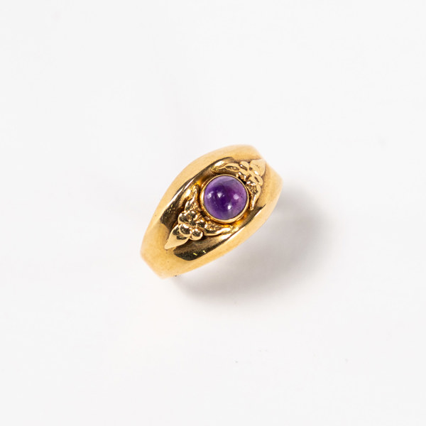 Ring, 18k guld, med lila sten