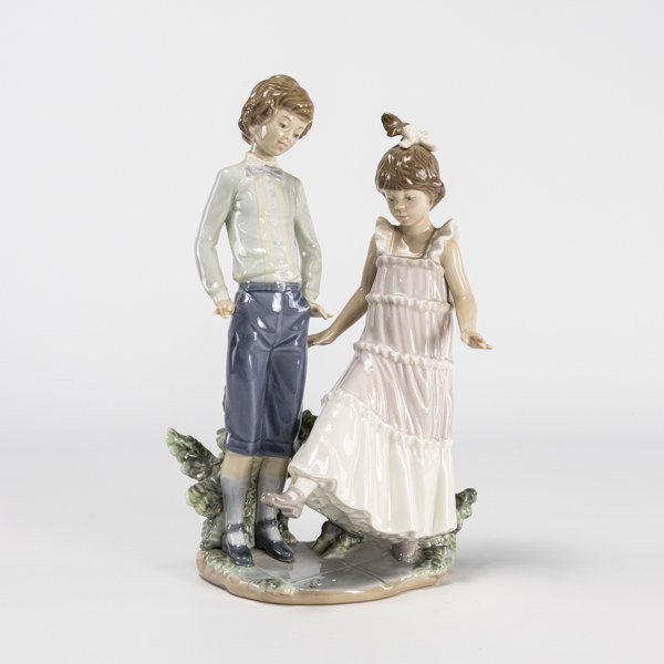 Figurin, pojke och flicka, Lladro, höjd 27 cm