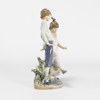 Figurin, pojke och flicka, Lladro, höjd 27 cm