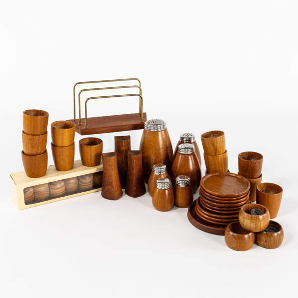 Teakföremål, 41 delar, coasters, ströare, servettringar, m.m.