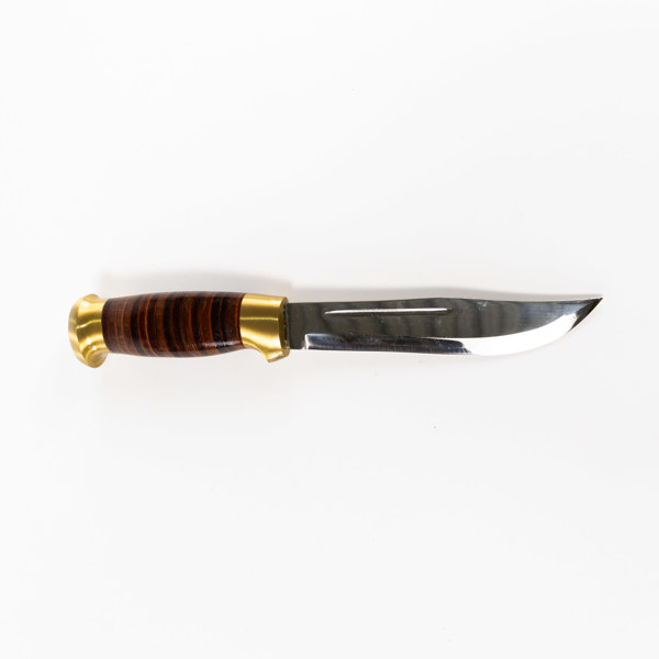 Kniv i läderslida, modern tillverkning, Helle Fabrikker, Norge, längd 24 cm