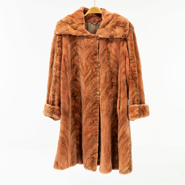 Pälsjacka, dam, rödfärgad, längd 90 cm